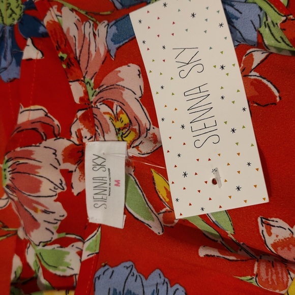 NWT Sienna Sky red floral tank top - Picture 5 of 7